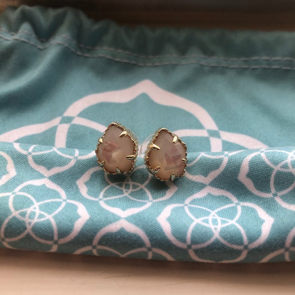 Kendra Scott Gold Studs in Ivory